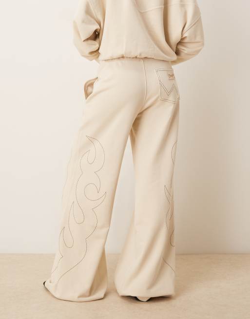 Wrangler x Lainey Wilson cowboy soft pants in ecru (part of a set), 4 of 5