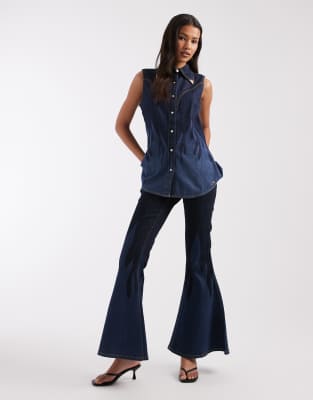 Wrangler x Lainey Wilson - Flame - Weit ausgestellte Jeans in Indigoblau