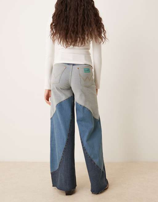 Wrangler x Lainey Wilson - Jeans a fondo ampio blu con pannello a contrasto, 2 di 5
