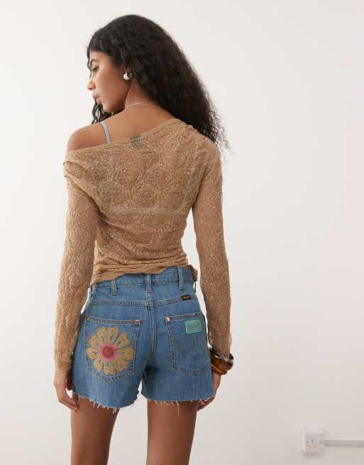 Wrangler x Lainey Wilson – Niebieskie szorty jeansowe z haftowanym wzorem, 5 z 5