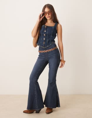 Wrangler X Lainey Wilson Stretch Denim Flared Jeans With Elastic Waistband In Blue