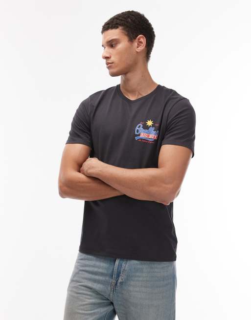 Wrangler x Stranger Things graphic back print t-shirt in black, 3 of 5