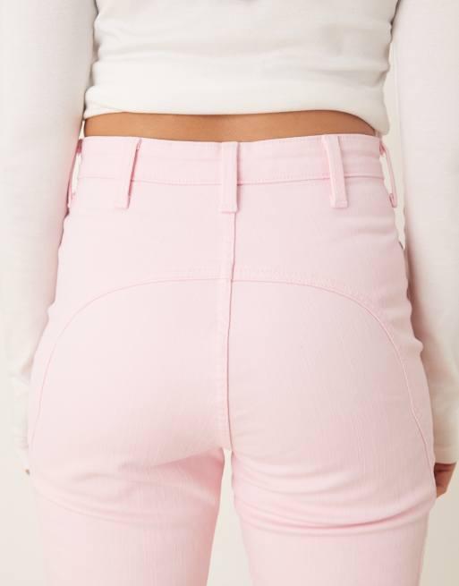 Wrangler x Stranger Things Nancy denim jeans in light pink, 4 of 5