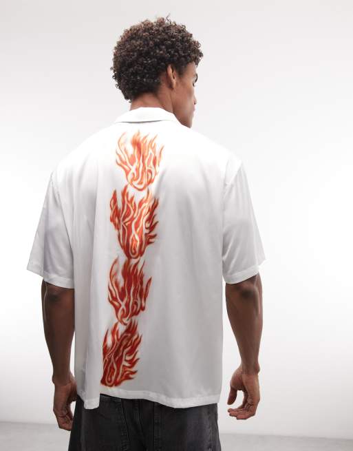 XLARGE - Camisa blanca de manga corta con estampado en el pecho y la espalda Camp, 5 de 5