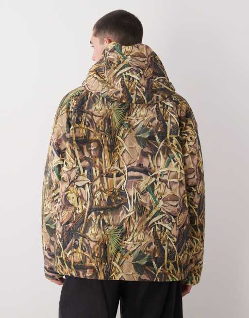 XLarge hooded puffer jacket in green camo, 3 of 5