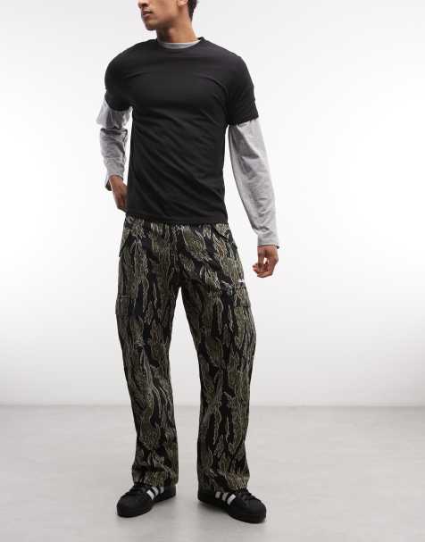 XLARGE - Ripstop cargobroek met label en camouflageprint in olijfgroen - view 1