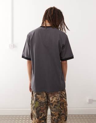 Xlarge T-shirt With Retro Script Logo And Contrast Trim