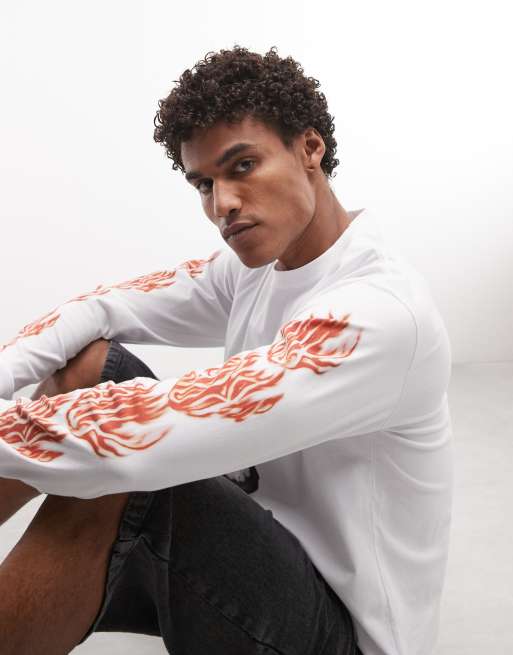 XLARGE – Vit, långärmad t-shirt med eldflammigt dödskalletryck, 4 av 5