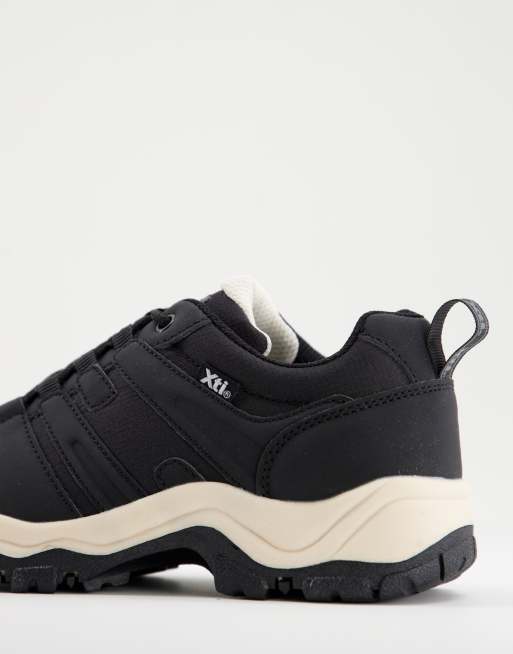 Xti store black trainers