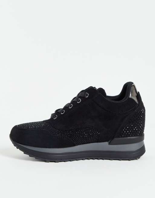 XTI – Lauf-Sneaker mit dicker Sohle in Schwarz