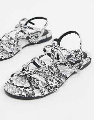 xti flat sandals