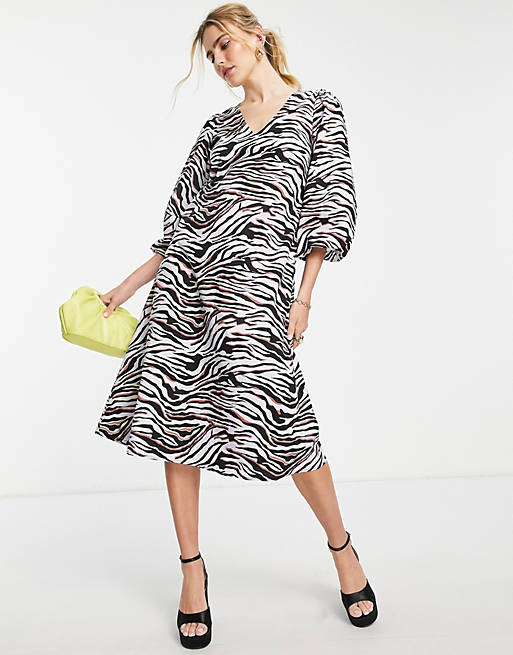 Y.A.S - Aangerimpelde midi-jurk met zebraprint
