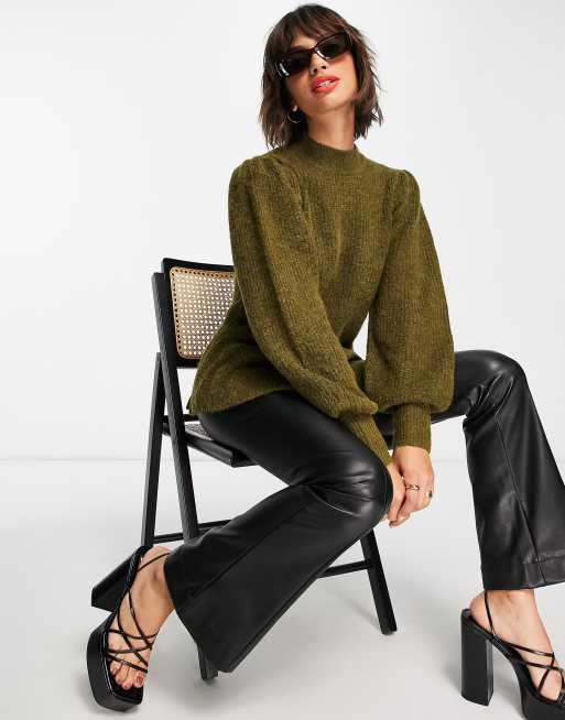 Y.A.S – Abbia – Hochgeschlossener Pullover in Khaki mit voluminösen Ärmeln