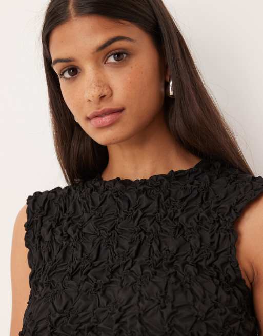  YAS – Ärmelloses Maxikleid in Schwarz mit 3D-Struktur, 4 von 4