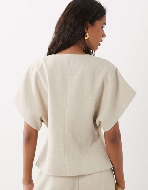 YAS - Asymmetrische elegante top met gehamerde knopen in lichtbeige, deel van co-ord set, 4 van 4
