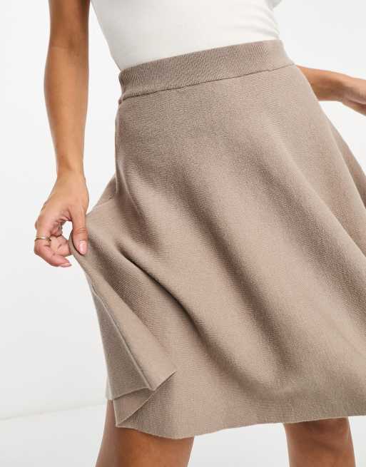 YAS - Beige mininederdel med kile i strik, 3 af 4