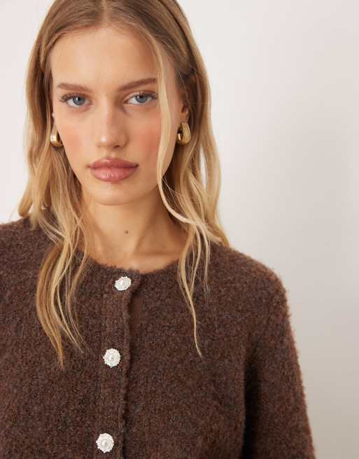 YAS - Bouclé vest met sierlijke knopen in chocoladebruin, deel van co-ord set, 2 van 4