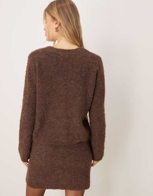 YAS - Bouclé vest met sierlijke knopen in chocoladebruin, deel van co-ord set, 3 van 4