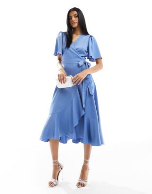 YAS - Bridesmaid - Midi-Wickelkleid aus Satin in Blau