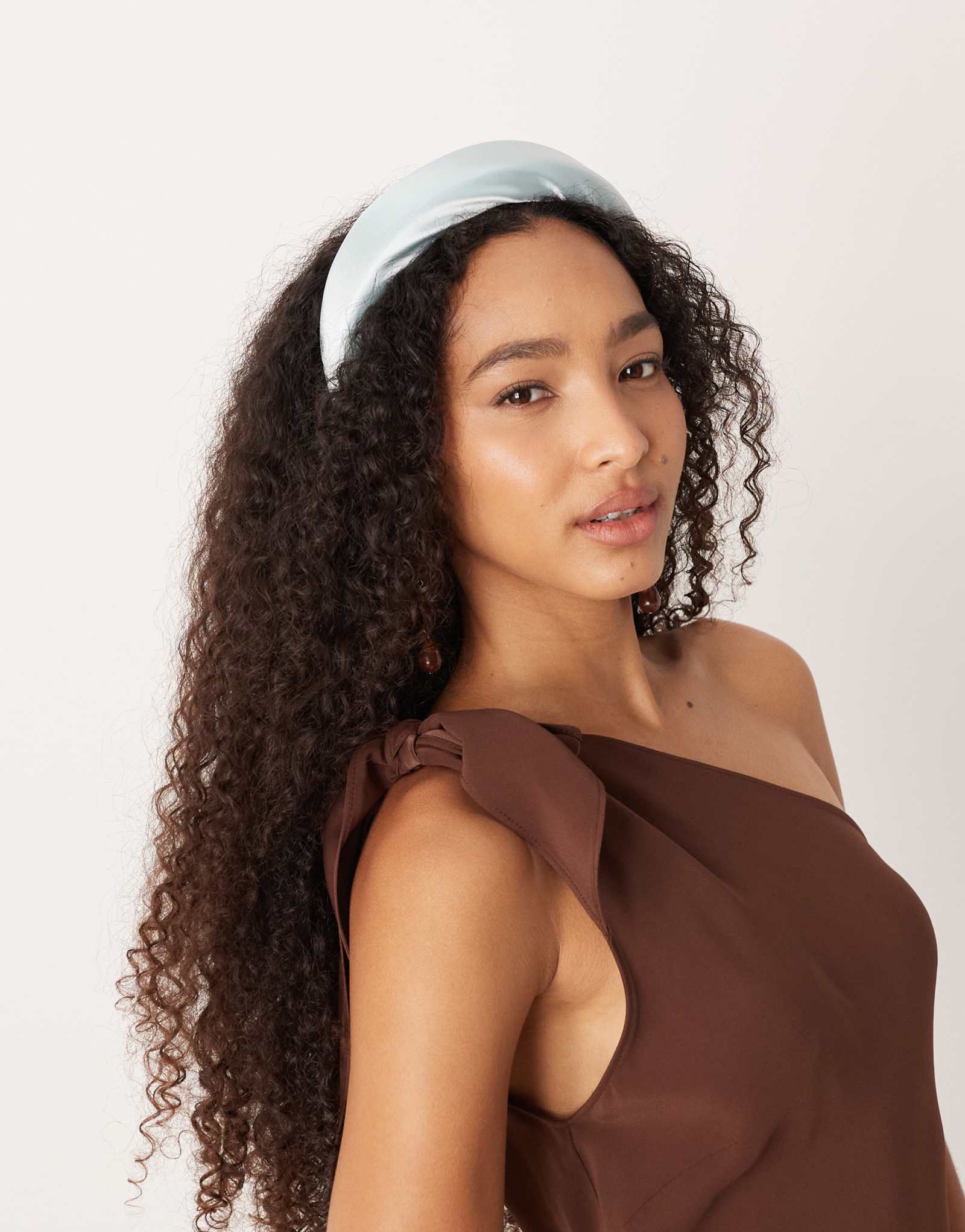 Атласная повязка на голову YAS Bridesmaid с мягкой подкладкой светло-голубого цвета