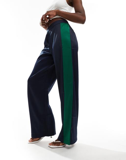 YAS - Broek met wijde pijpen en zijstreep in marineblauw met groen detail