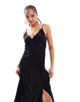 Y.A.S - Camisole-Kleid in Schwarz mit Spitzendetail