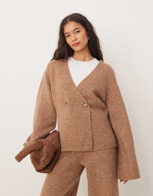 YAS - Cardigan a maniche lunghe in maglia color cammello in coordinato