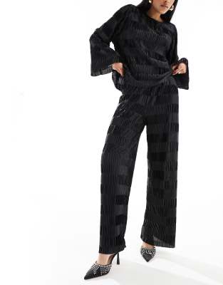 Y.A.S checkerboard plisse wide leg pants in black - part of