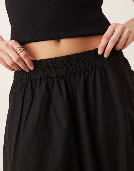 YAS cotton poplin volume maxi skirt in black, 4 of 5