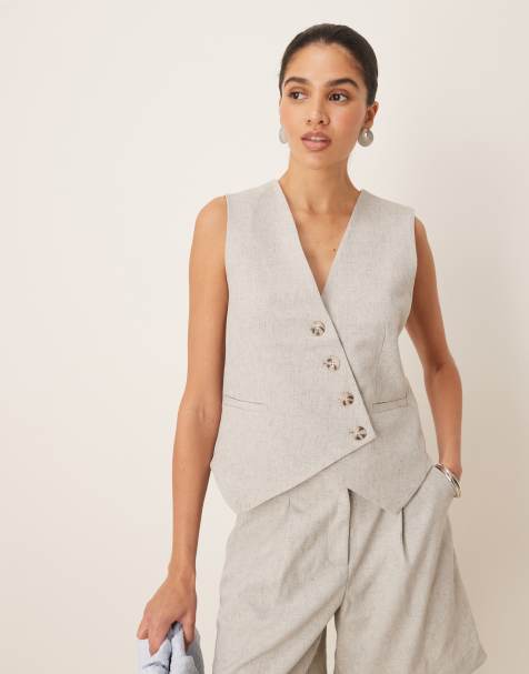 YAS - Elegant gilet met asymmetrische knoopbies in gemêleerd lichtgrijs, deel van co-ord set - view 1
