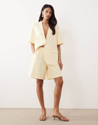Elegante Bundfalten-Shorts in Pastellgelb, Kombiteil Gelb 38