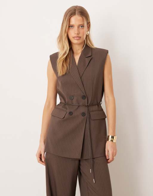 YAS - Set van elegant gilet met riem en broek met wijde pijpen in chocoladebruin met krijtstreep, 3 van 3