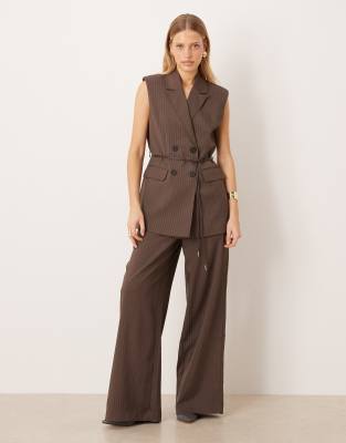 YAS - Elegante Hose in Schokobraun mit Nadelstreifen, mittelhohem Bund und weitem Bein, Kombiteil-Brown