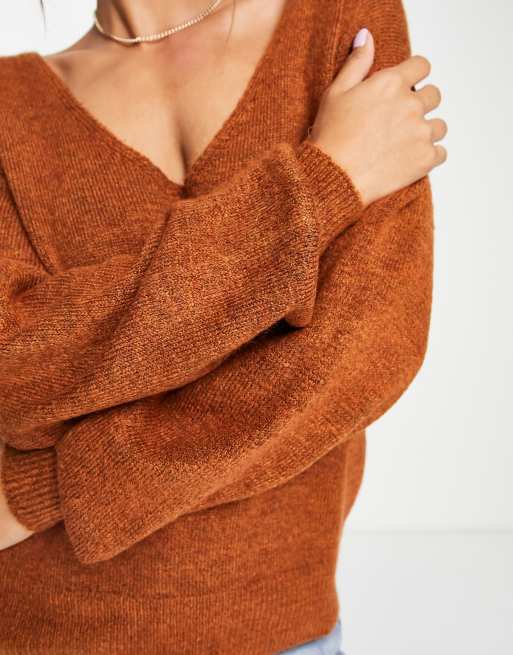 Rust v 2025 neck sweater