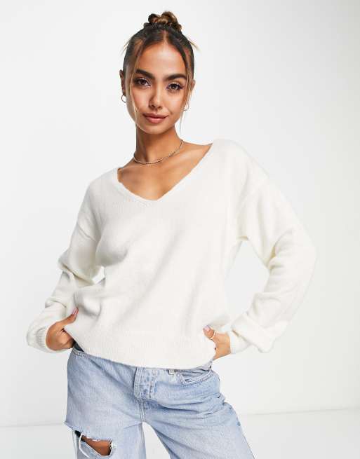 White v shop neck knit sweater