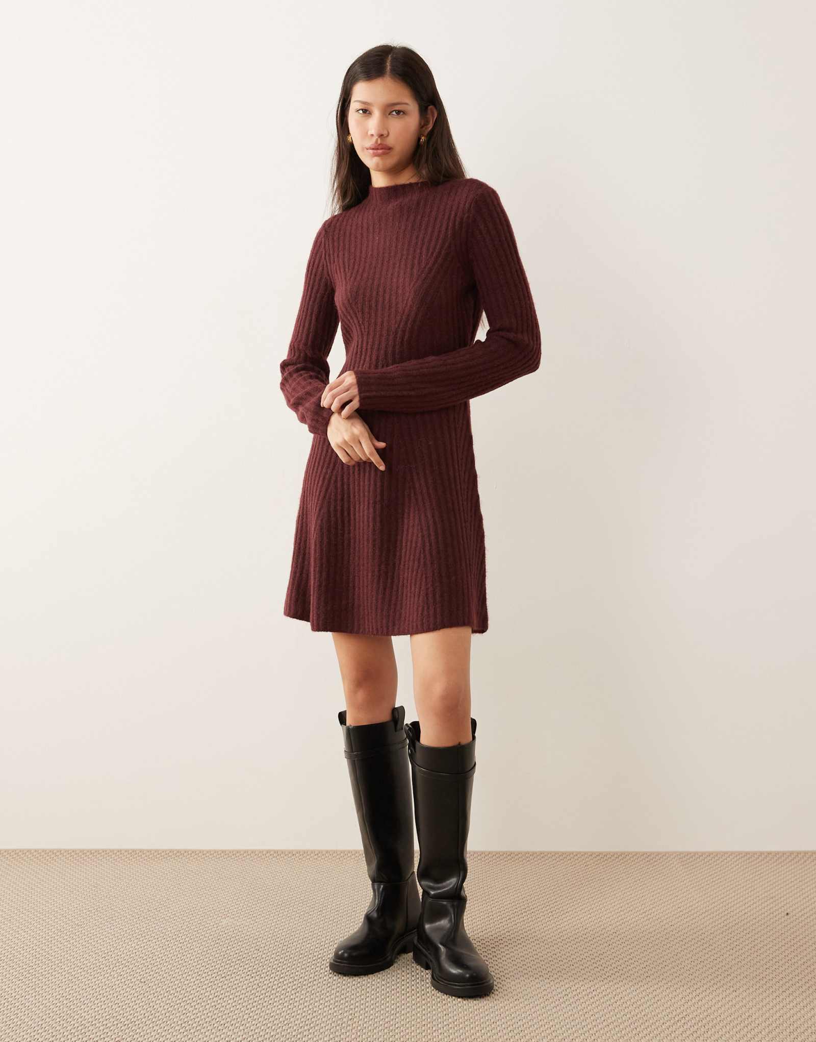 Мини-платье из искусственного трикотажа в рубчик YAS бордового цвета