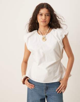 Y.a.s. Exaggerated Shoulder Detail Fitted Poplin Top In White
