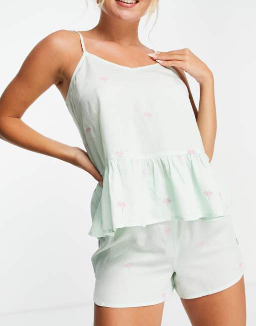 Y.A.S – Exklusives Pyjama-Set aus Camisole-Oberteil und Flatter-shorts in Minzgrün mit Palmenstickerei