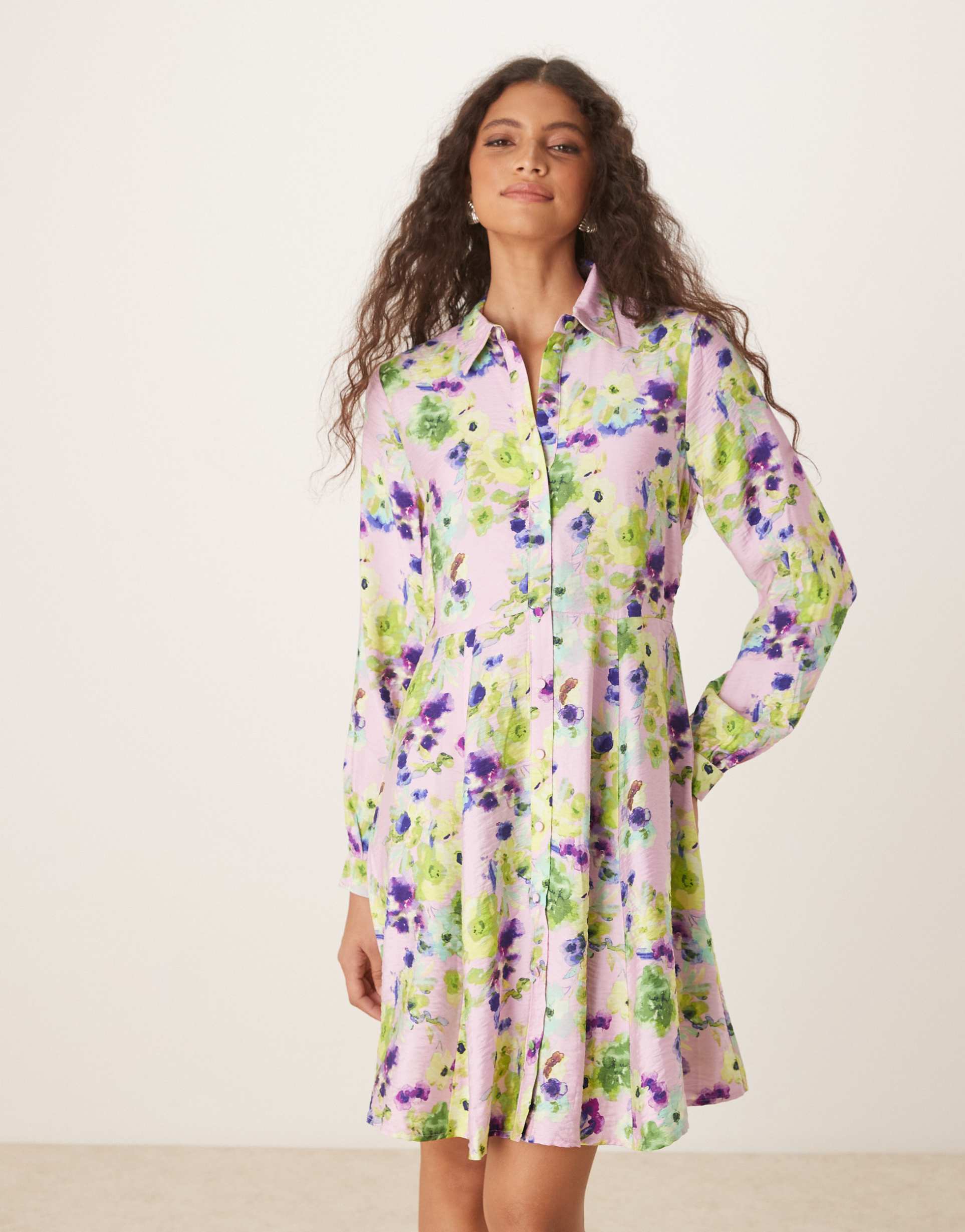 yas flippy hem mini shirt dress in pale lilac flower print