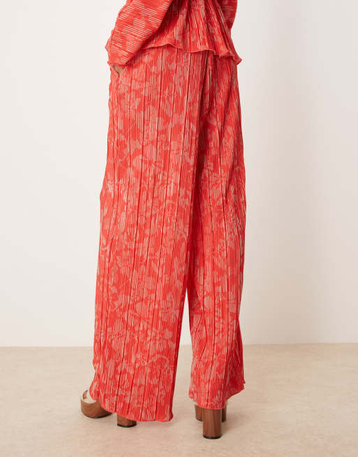 YAS floral printed plisse pants in red and pink (part of a set), 4 of 5