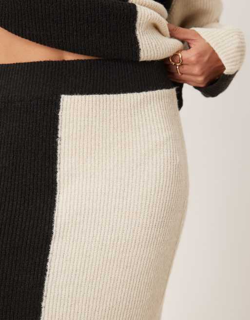 YAS - Gebreide maxi rok met contrast in zwart en crème, deel van co-ord set, 3 van 5