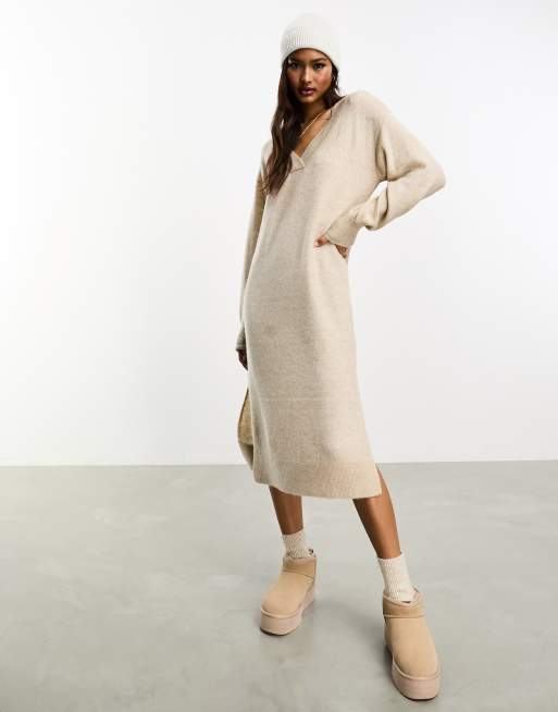 Y.A.S Gebreide trui jurk met V hals in lichtbeige ASOS