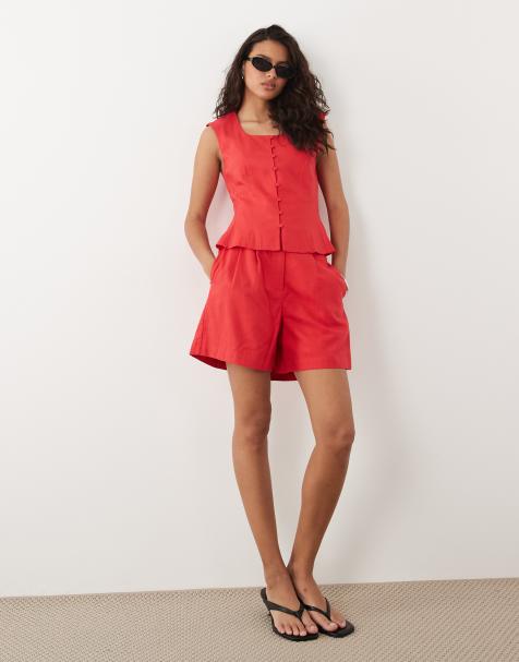 YAS - Geplooide short van linnenmix met hoge taille in kerstster-rood, deel van co-ord set - view 1