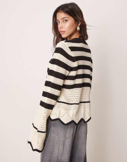 YAS - Gilet en maille au crochet à rayures - Noir et crème, 4 de 4