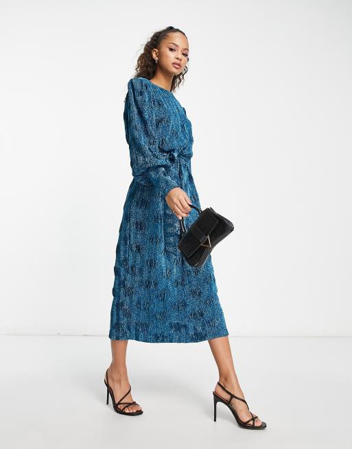 Blue midi 2025 dress with sleeves