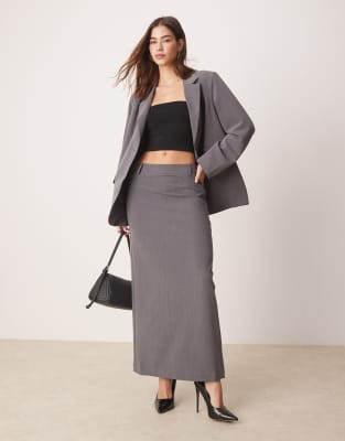 YAS - Gråt sæt med oversized dad-blazer og skræddersyet maxinederdel - view 1