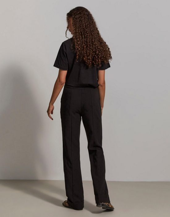 https://images.asos-media.com/products/yas-high-waist-tailored-pants-in-black-part-of-a-set/201720979-3?$n_550w$&wid=550&fit=constrain