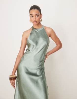 YAS - Hochgeschlossenes Maxikleid aus Satin in Sanftgrün