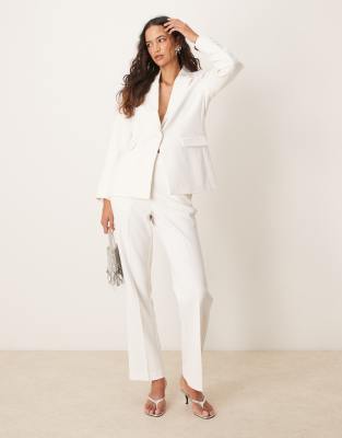 YAS - Hvidt sæt med oversized, skræddersyet blazer og bukser med lige ben - view 1