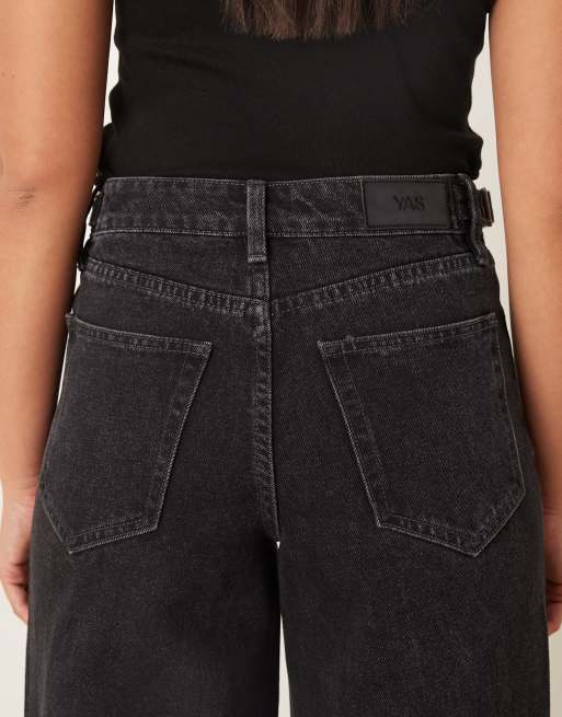 YAS - Jeans med vide ben og spændejustering i taljen i mørkegrå vask, 4 af 5